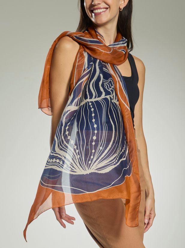 Stola In Pura Seta Di Gelso Georgette Leggera Disegno Medusa 70x180 cm