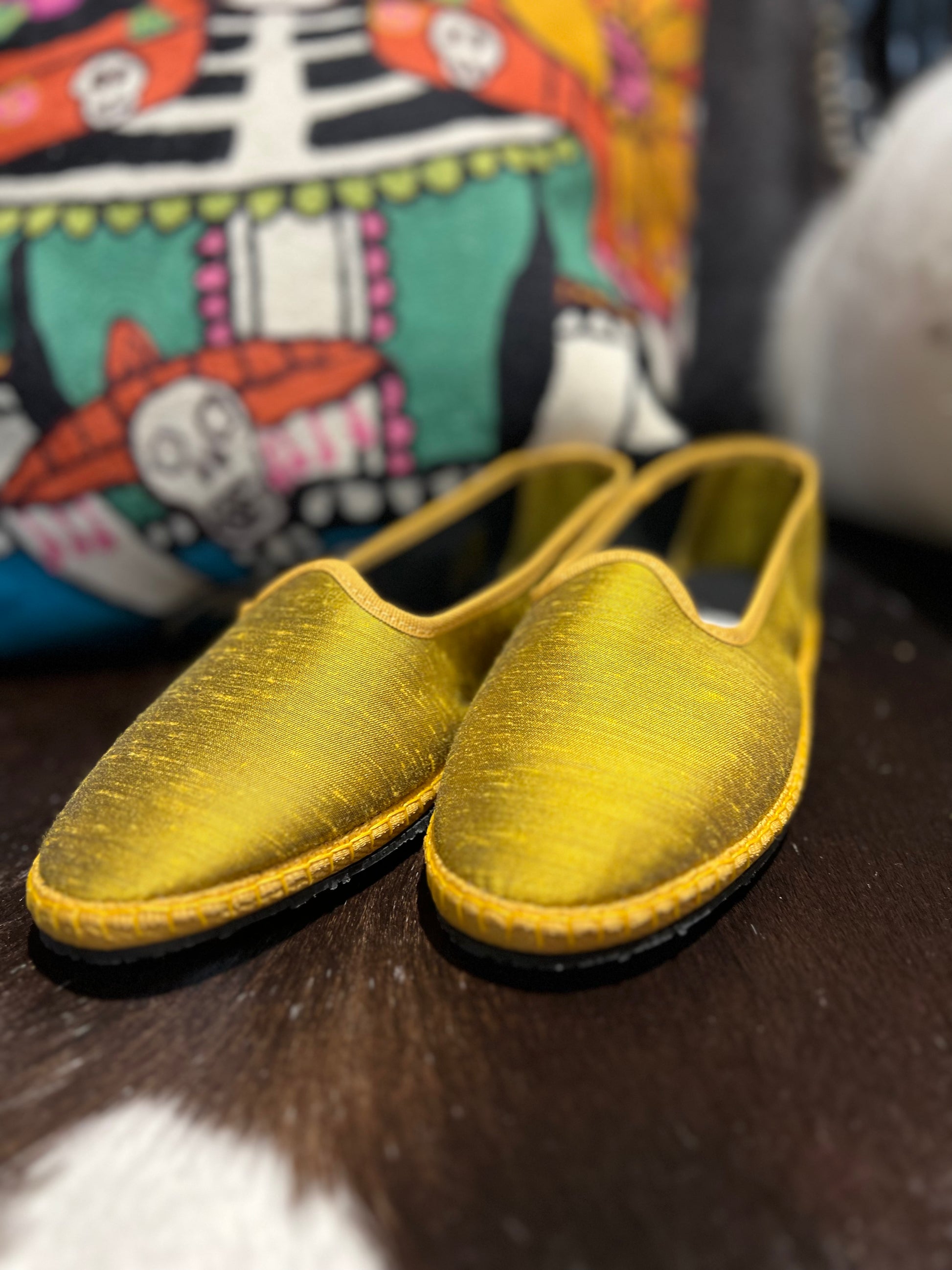 Yellow velvet shoes online