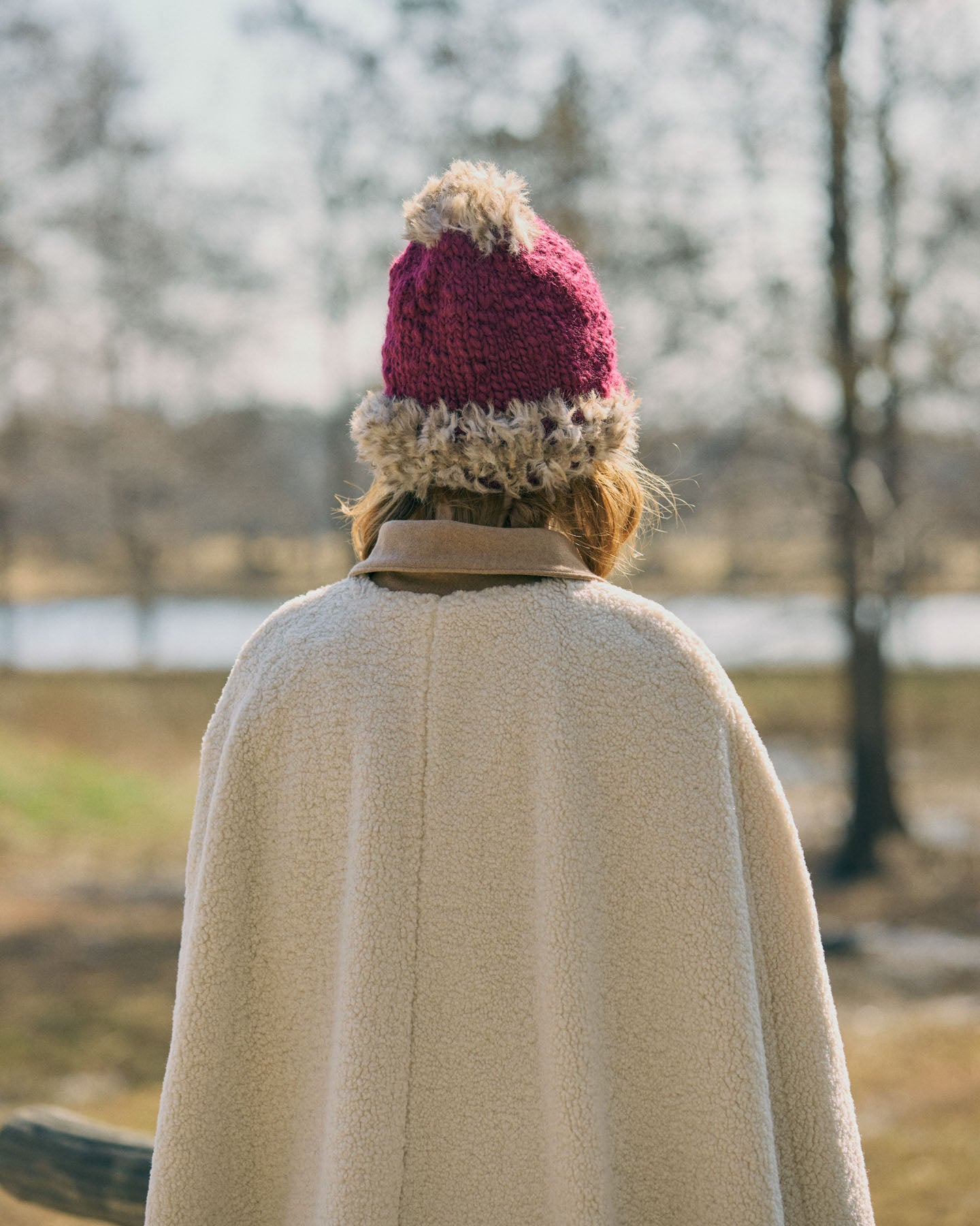 Berretto Beanie In Maglia Di Lana Handmade Con Dettagli In Eco Pelliccia