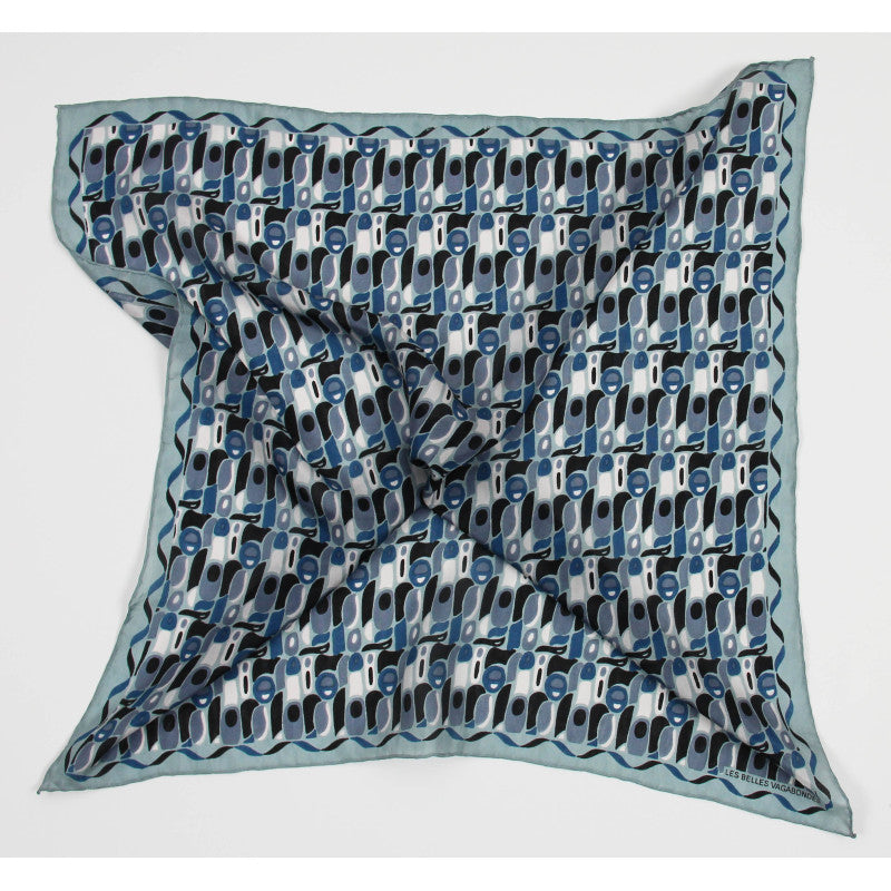 Foulard in seta blu con motivo geometrico Les Belles Vagabondes