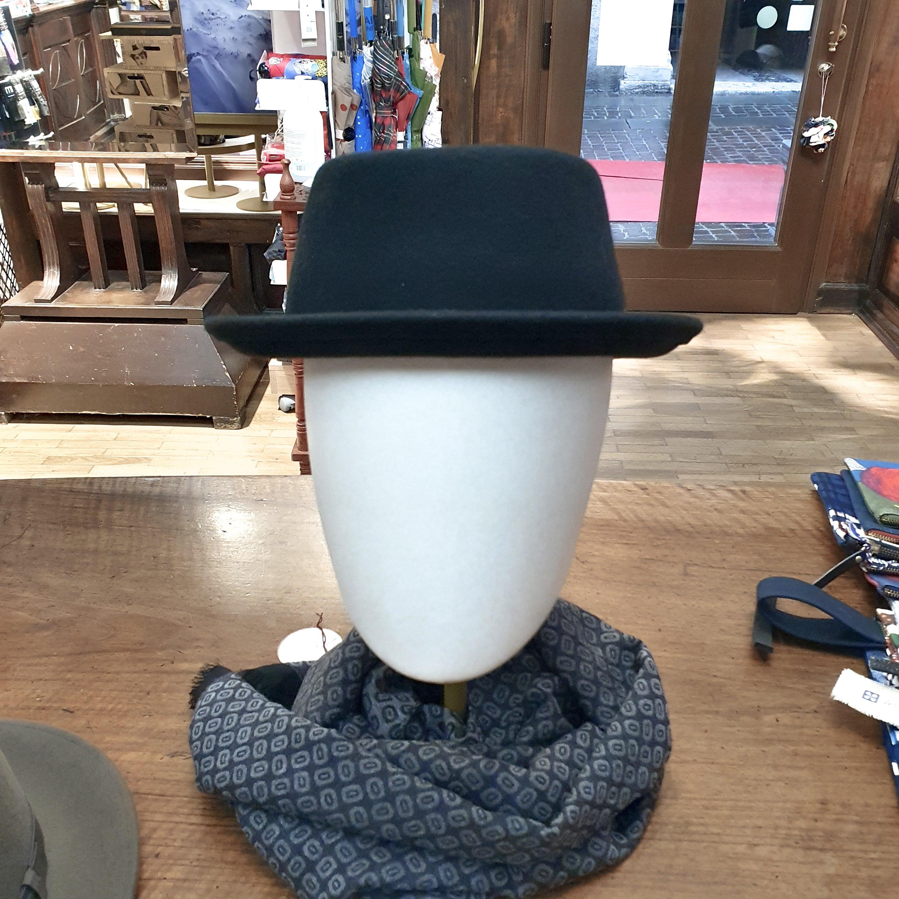 DUE CAPPELLI TUBA E BOMBETTA VINTAGE | Trionfante Benedetto Casa d'Aste DUE CAPPELLI TUBA E BOMBETTA VINTAGE | Trionfante Benedetto Casa d'Aste