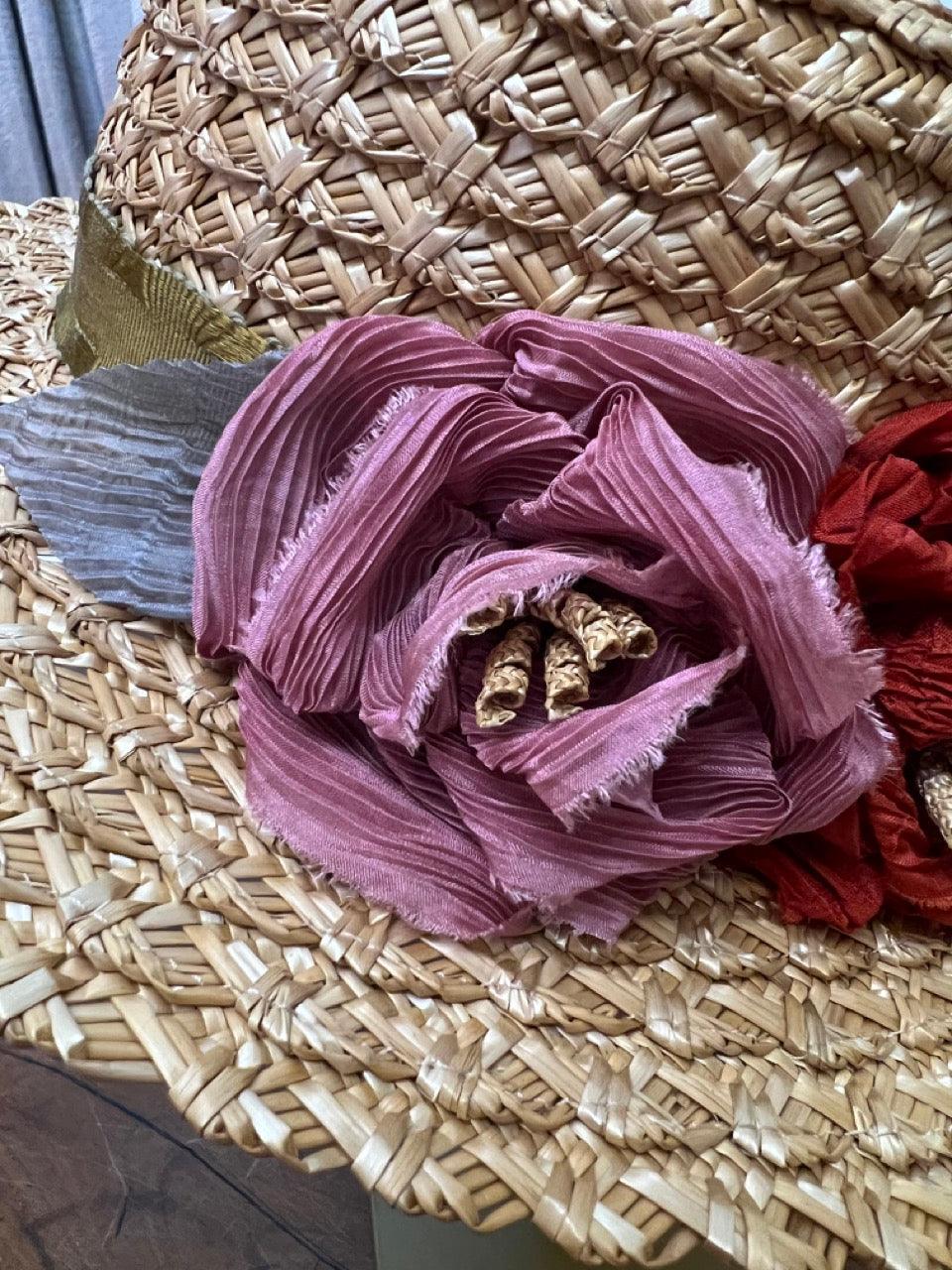 Cappello di paglia da donna con decorazione colorata Cappello di paglia da donna con decorazione colorata