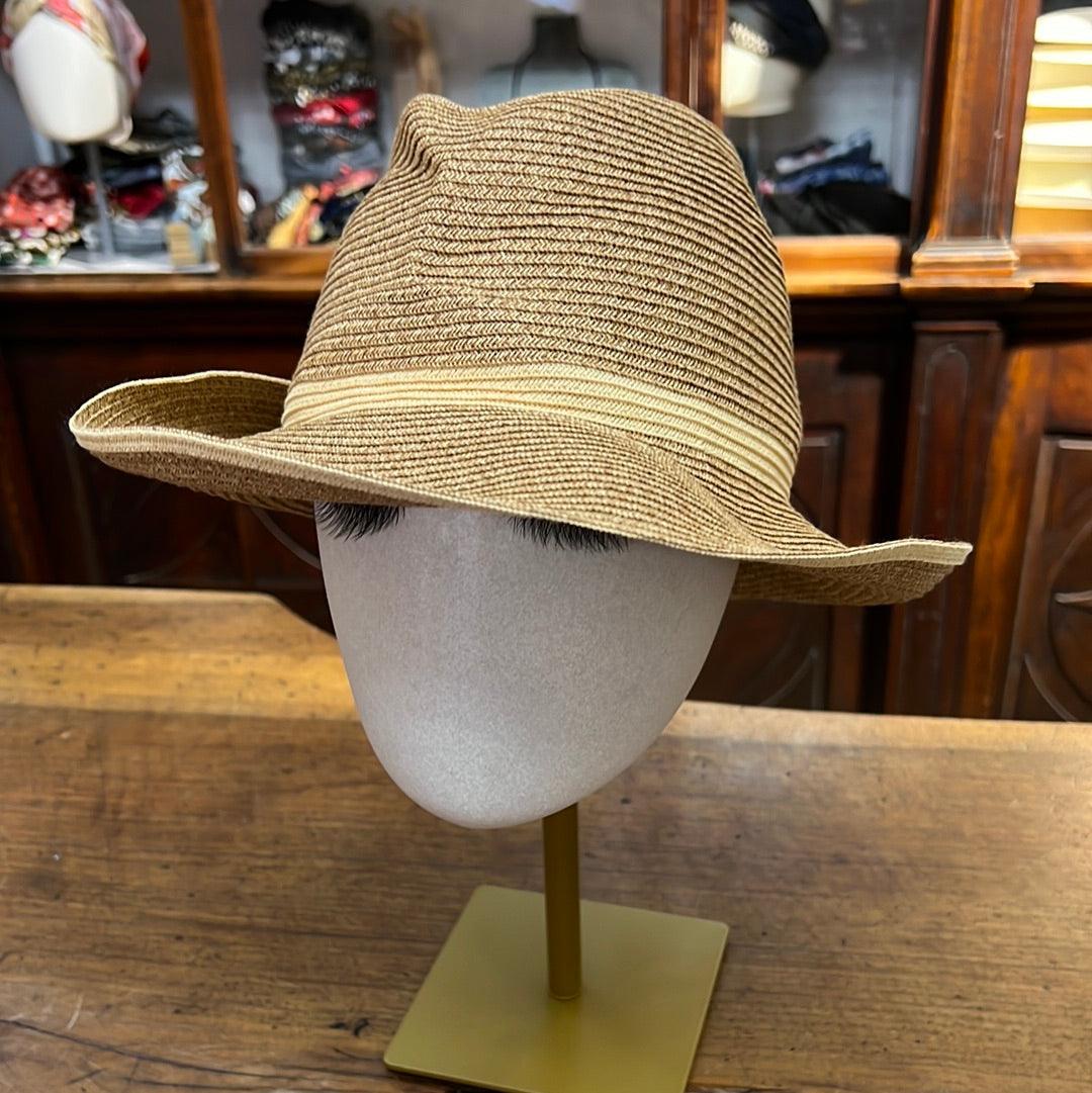 Cappello in paglia con fascia in avorio, ala media pieghevole e modellabile