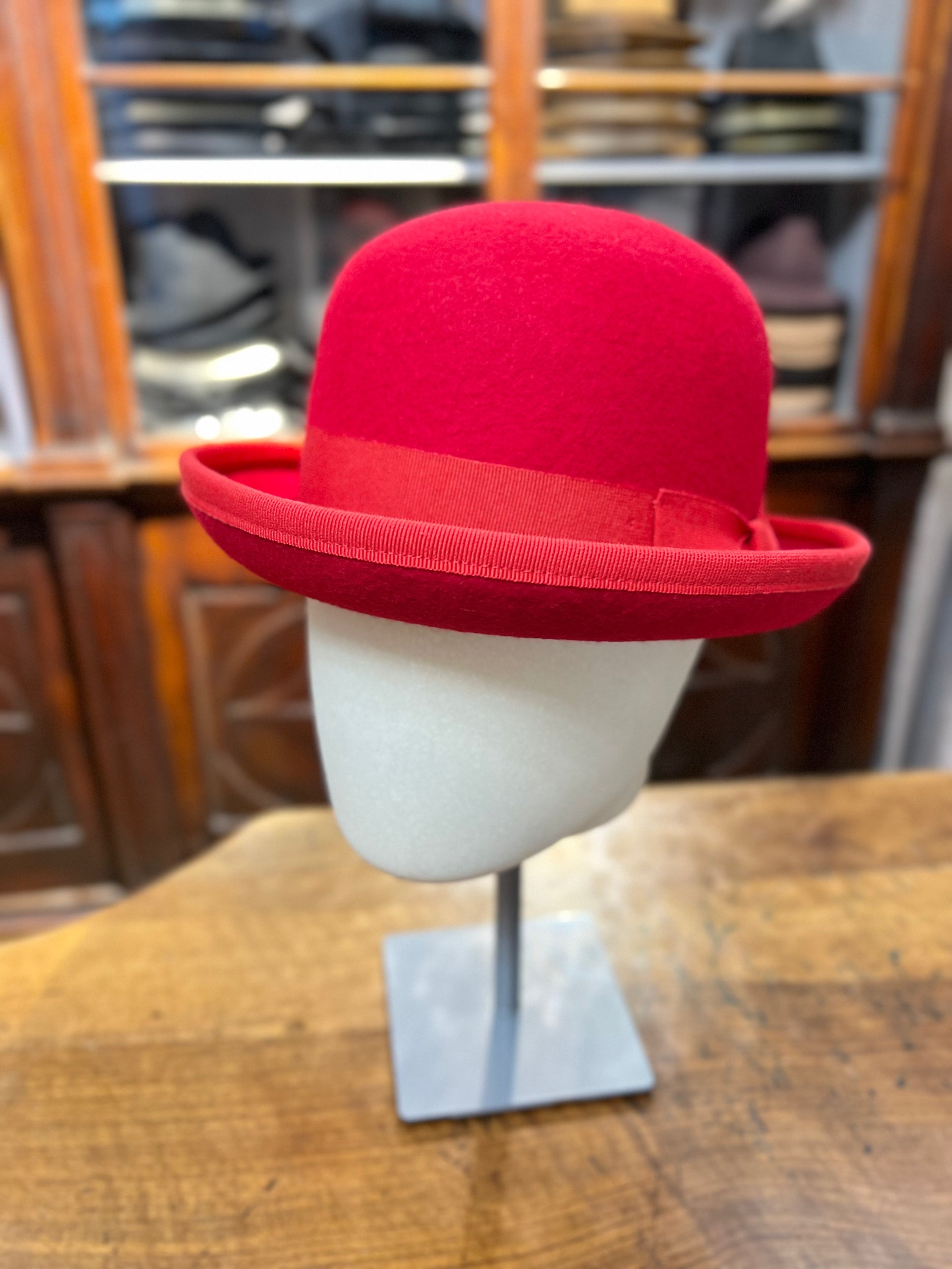 Bombetta Inglese in Feltro di Lana Rosso – Cappelleria Bacca